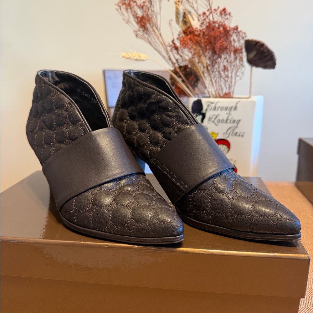 Chic Black Quilted Ankle Booties